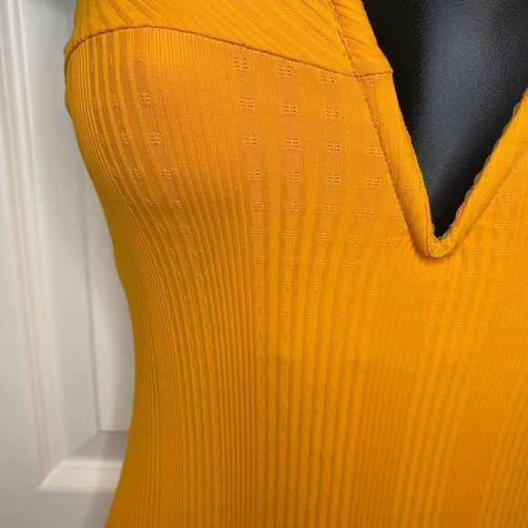 L*Space Women's Yellow Ribbed Cha Cha One Piece Swimsuit size 4 - Picture 3 of 9